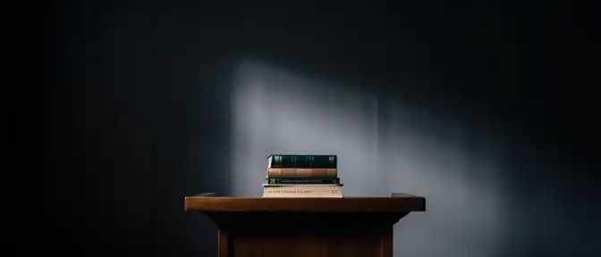 Цена «неправильных» книг: экс-главу издательств обязали выплатить государству почти девять миллионов рублей