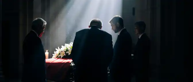 Последний путь соратника: Дмитрий Медведев и Владимир Путин простились с Сергеем Ивановым