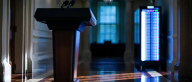 Борьба за суперинтеллект: Дональд Трамп и лидеры техгигантов ищут баланс между прогрессом и глобальной безопасностью