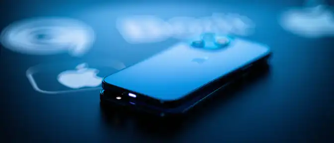 Эпоха гибких экранов: Apple вывела на рынок свой первый складной смартфон