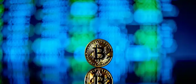 Рекордный скачок криптовалюты: цена биткоина преодолела рубеж в 77 тысяч долларов